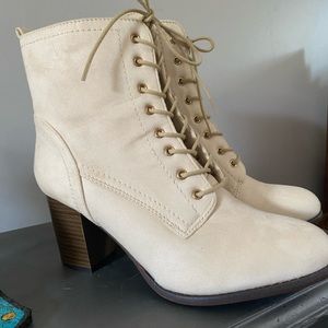 Off white 3in heeled boots